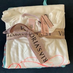 Victoria’s Secret PJ Set- Medium